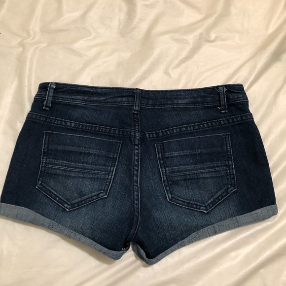 Shorts - Picture 5 of 5